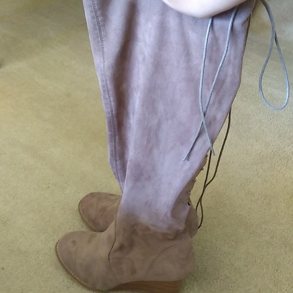 Size 11W Cute Torrid faux suede lace up boots